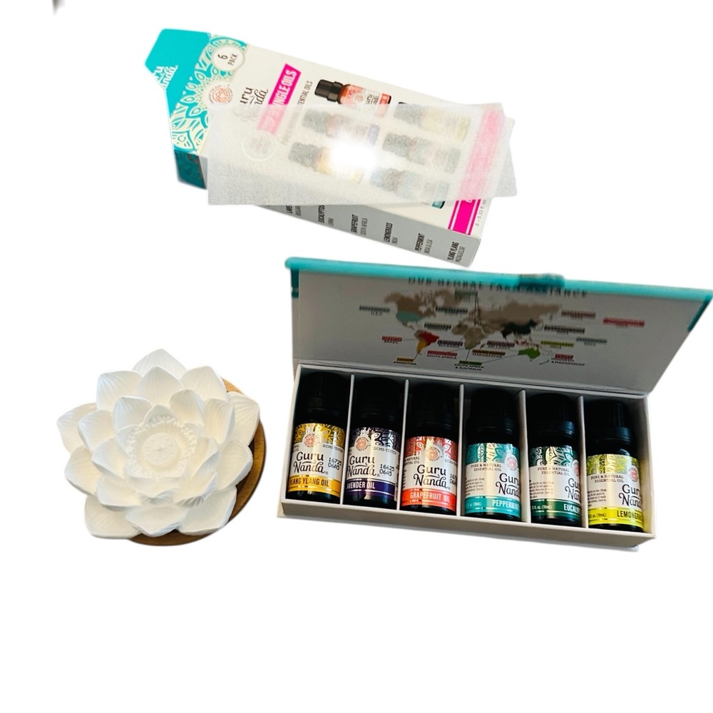 GuruNanda Essential Oil Set with White Lotus Ceramic Diffuser - Picture 2 of 5